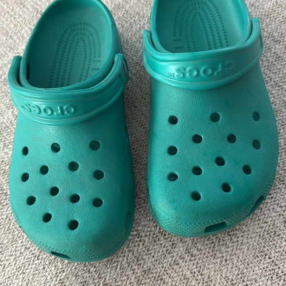 Teal crocs size 7 women’s/ men’s size 5 - Picture 4 of 4